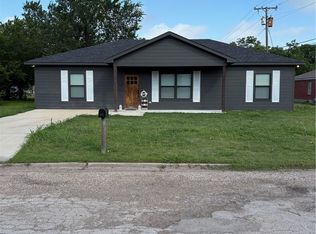 107 S Lexington St, Holland, TX 76534