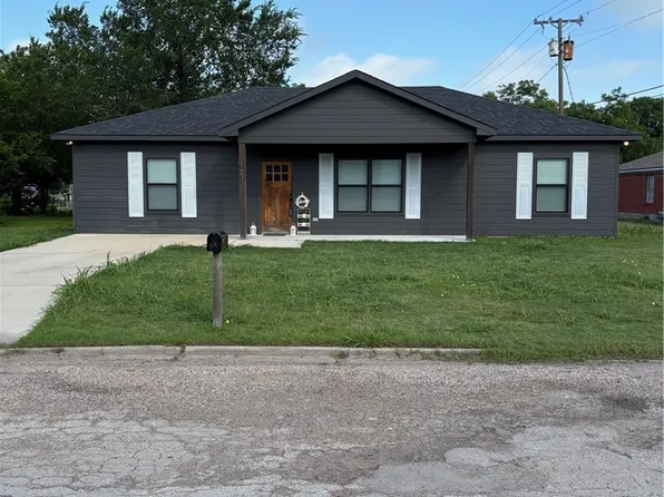 107 S Lexington St, Holland, TX 76534