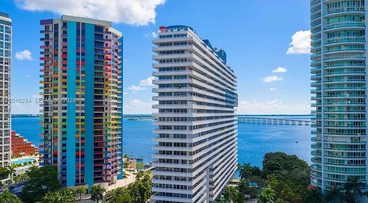 Imperial At Brickell Cond — Photo 1