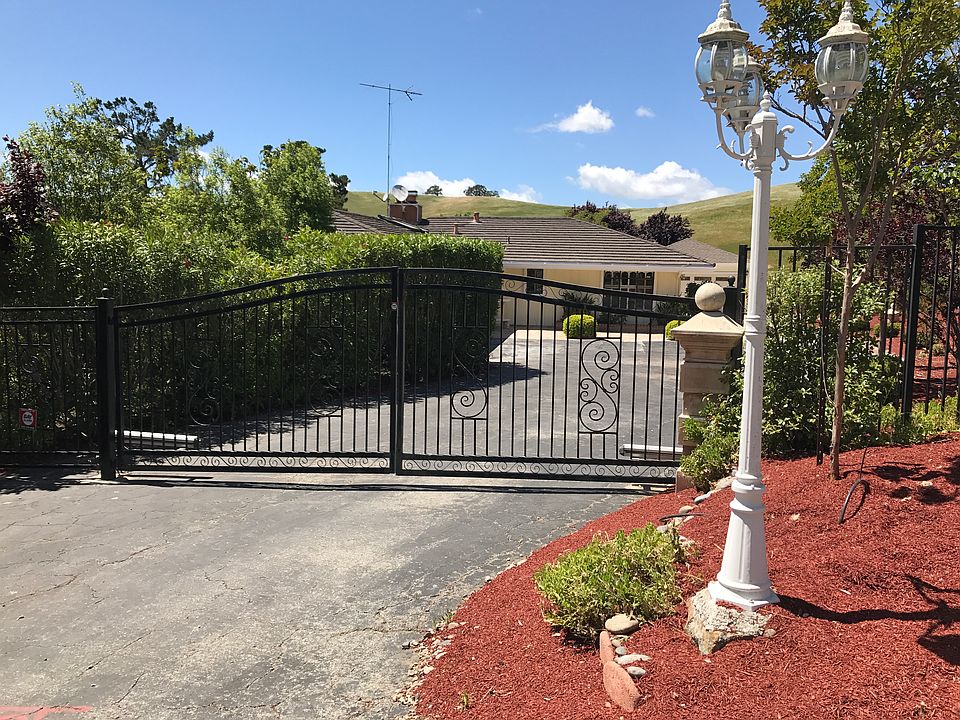 1st image of 28420 Christopher Ln
