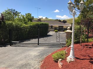 28420 Christopher Ln, Los Altos Hills, CA 94022