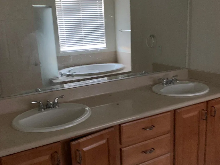 1716 Woodhaven Cir — Photo 13
