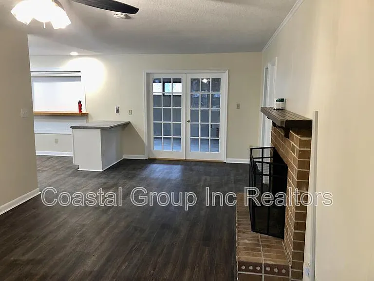 613 Reef Ln — Photo 2