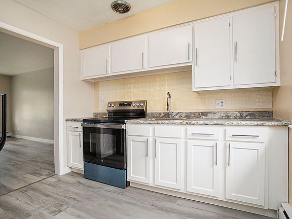 3rd image of 103 Devon Ave #C-1