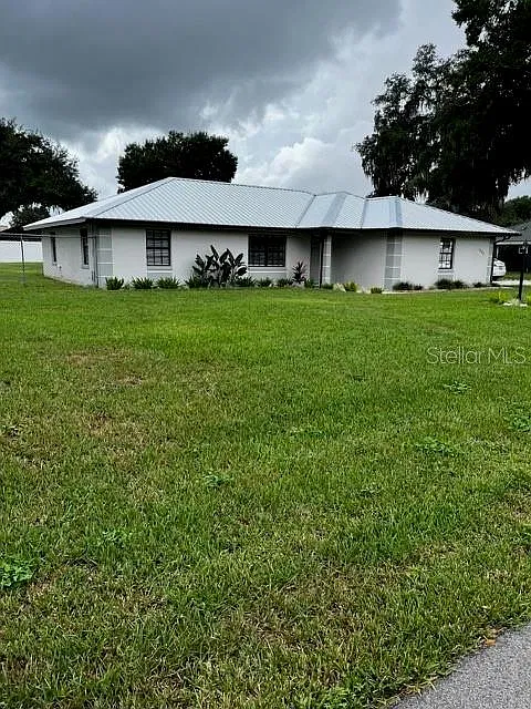 3 bed, 2.0 bath, 1389 sqft, $2,000 — Photo 1