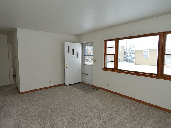 3rd image of 1019 Campbell Dr #1023
