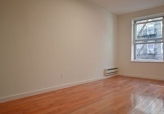 4th image of 134 E 13th St #3E