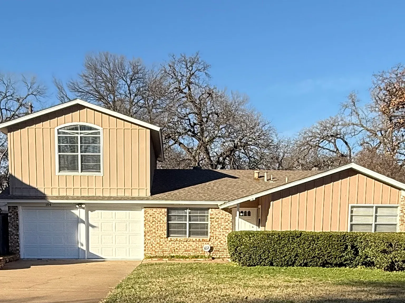 4 bed, 1375 sqft, $2,700 — Photo 2