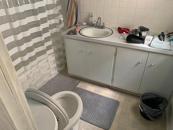4th image of 916 S Bennett St #1