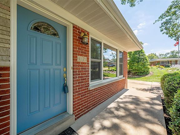 4th image of 9121 Medallion Ct
