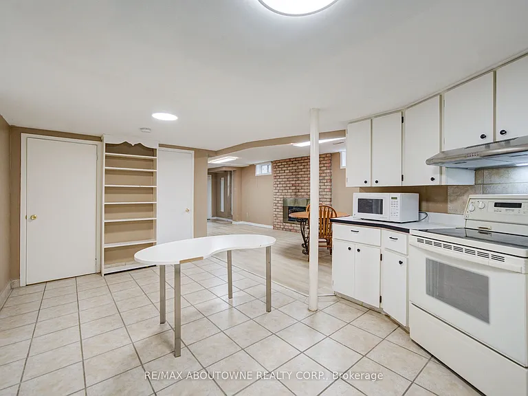 1156 Old Colony Rd #LOWER — Photo 19