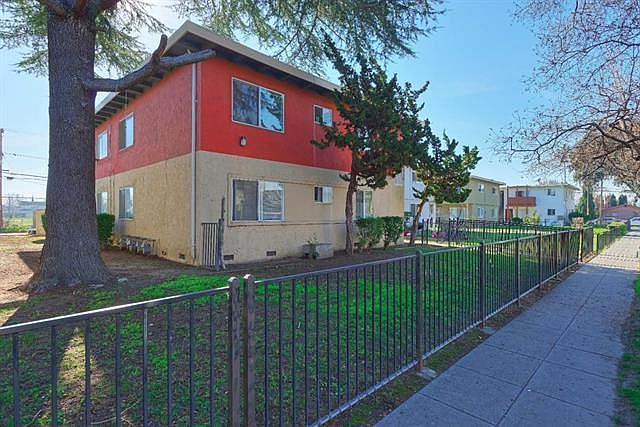 2nd image of 1376 Dubert Ln