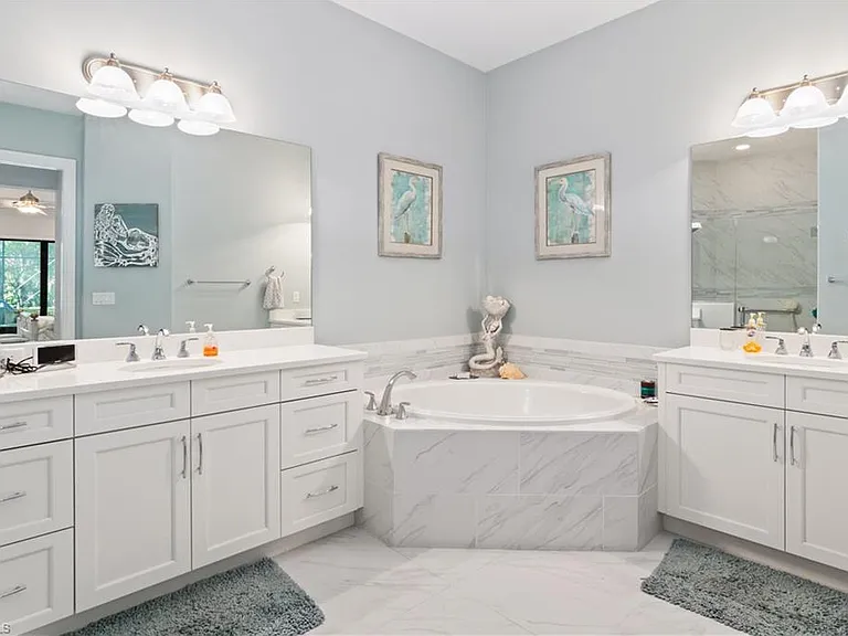6604 Roma Way — Photo 14