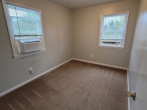 5th image of 181 Miller Dr #2