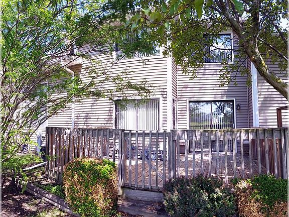 5th image of 944 Vernon Ct