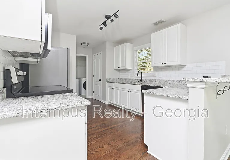 4241 Moccasin Trl — Photo 10