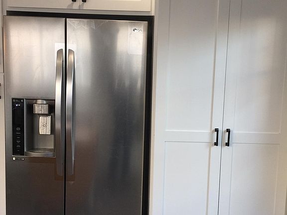 4th image of 2120 Laverna Ave