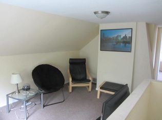 1218 W George St APT 2, Chicago, IL 60657