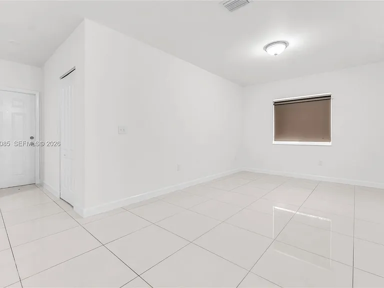 1029 SW 11th Ave — Photo 30