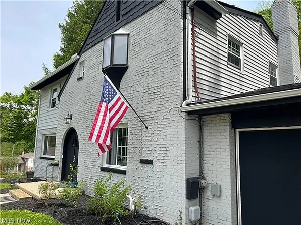 607 Castle Blvd, Akron, OH 44313