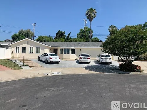 16871 McKeever St Photo 1