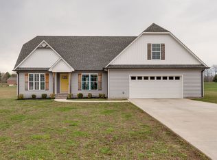 9 Vera Ln, Leoma, TN 38468