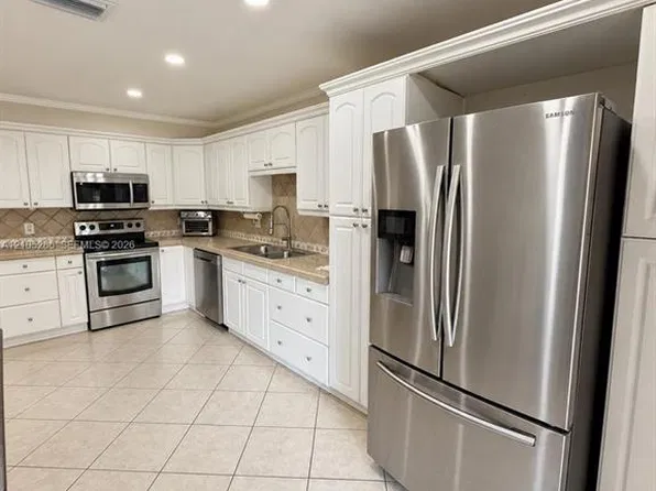 3851 NW 110th Ave, Pompano Beach, FL 33065