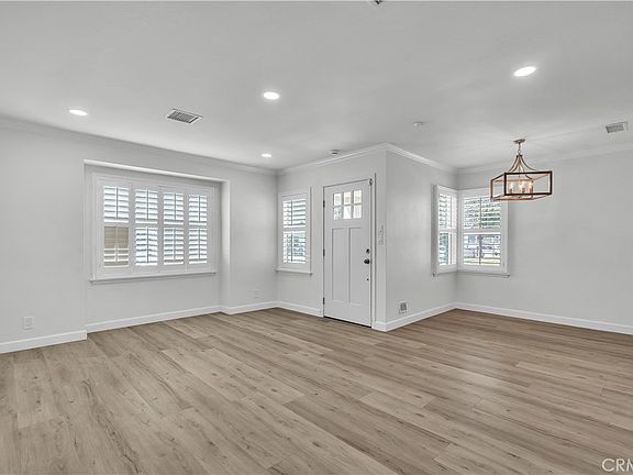5th image of 2101 E 63rd St