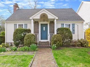 6 Center Rd, Old Greenwich, CT 06870