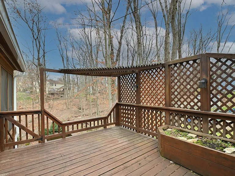 7775 Newington Woods Dr — Photo 21