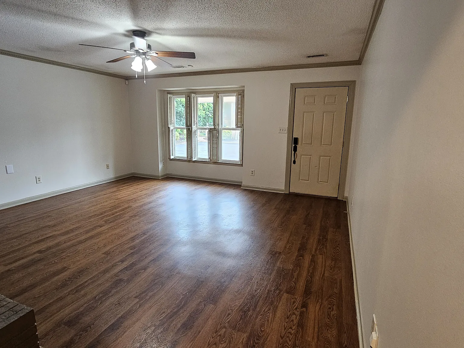 2 bed, 1.5 bath, 1080 sqft, $1,595 — Photo 3