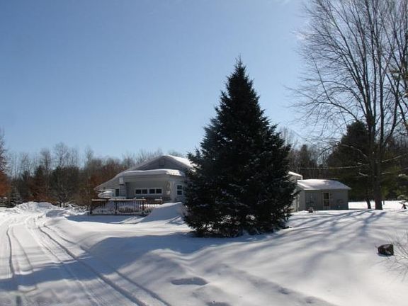2nd image of 3788 Chestnut Ave