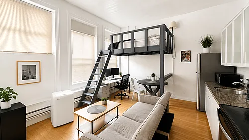 139 Washington St #204 Photo 1