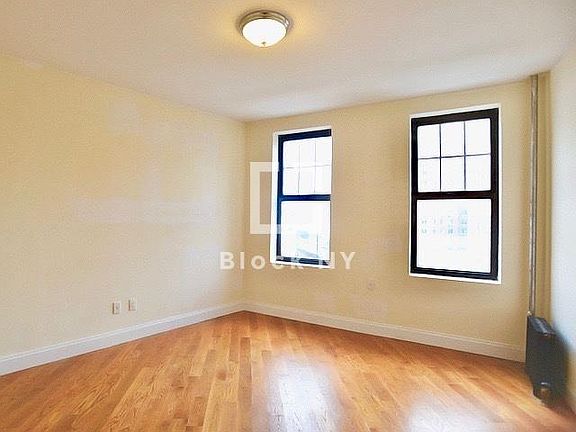 3rd image of 207 W 11th St APT 3A