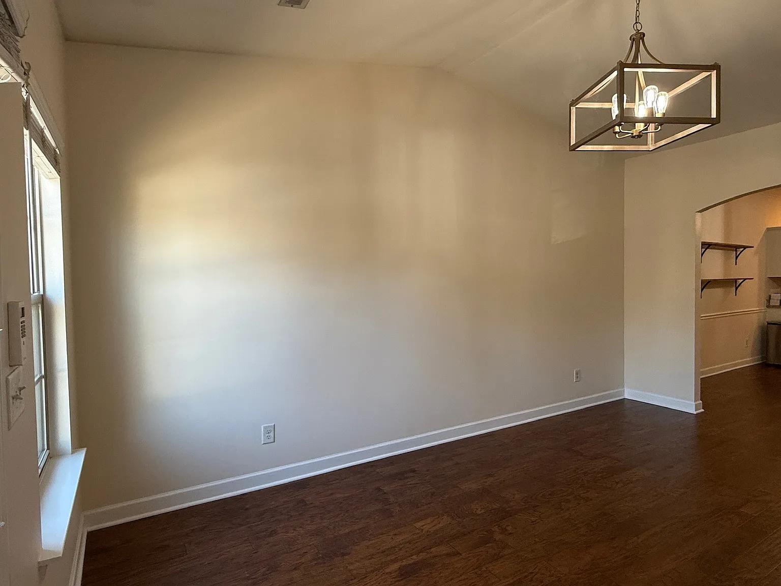 2 bed, 1050 sqft, $2,500 — Photo 3