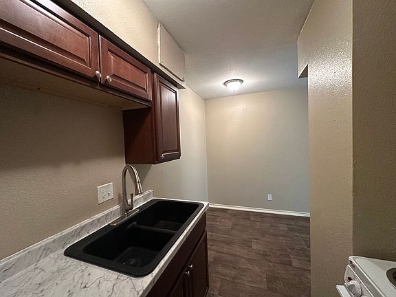 4th image of 2206 W Hickory St APT 12