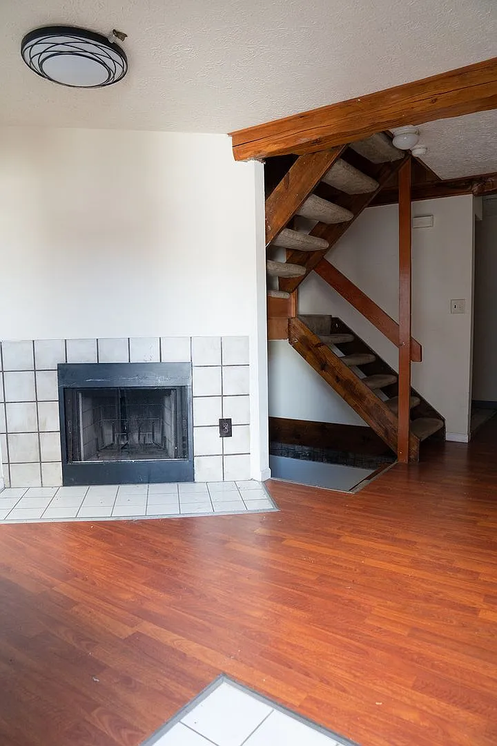 OSU Campus 3 & 4 bedroom 2 full bath townhouses — Photo 2