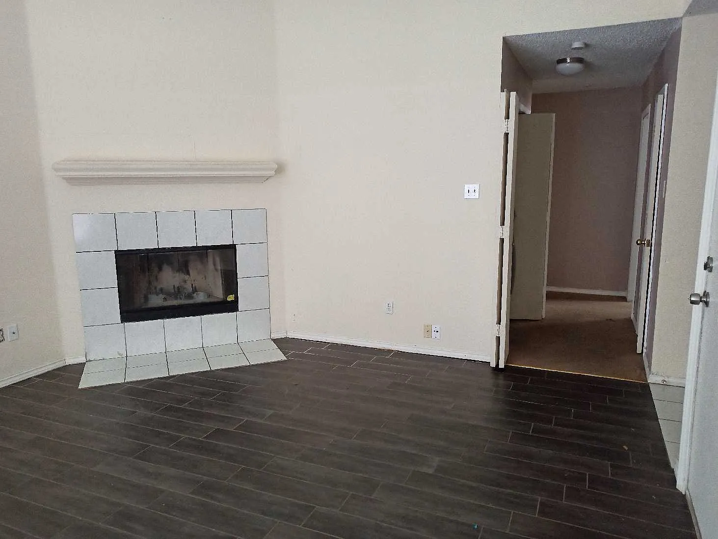 3 bed, 1276 sqft, $2,150 — Photo 4