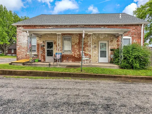 217 S Lafayette St, Millstadt, IL 62260
