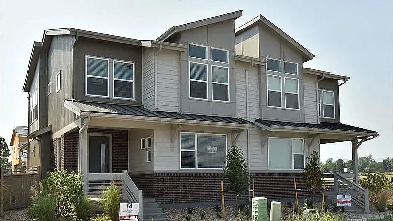 3 bed, 2596 sqft, $3,700 — Photo 2