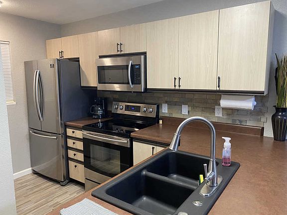 3rd image of 34 Golfshores Dr APT 11