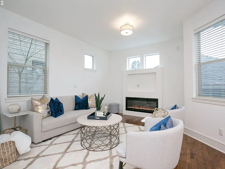 17335 SW Montague Way — Photo 7