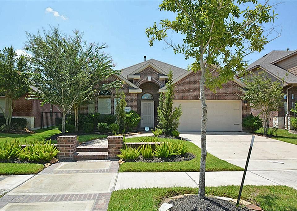 1st image of 18915 Cove Mill Ln