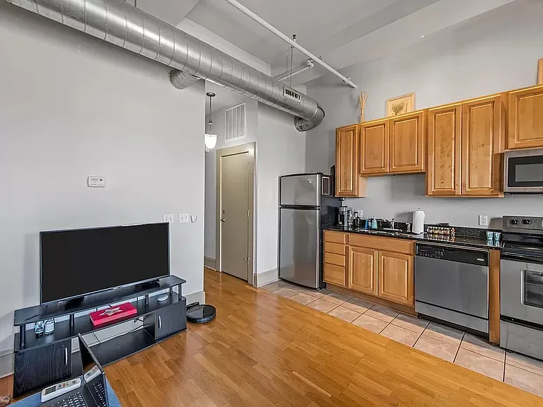 3301 Park Ave #204 — Photo 4