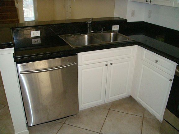5th image of 4775 Chancellor Dr APT 20