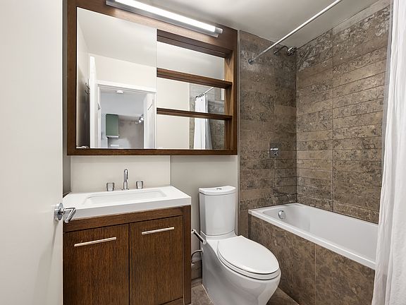5th image of 225 Rector Pl APT 4H