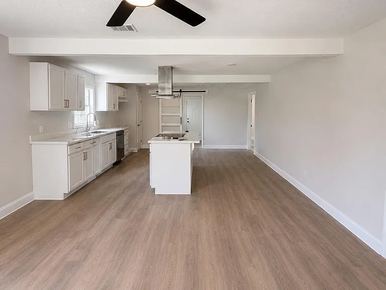 9532 E Avenue I — Photo 14