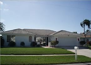 1st image of 825 Elm Ct