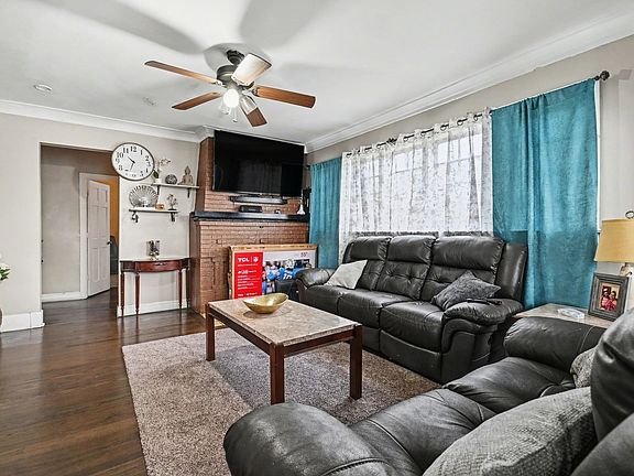 3rd image of 11110 S Union Ave