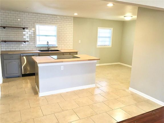 2nd image of 601 N 4th St